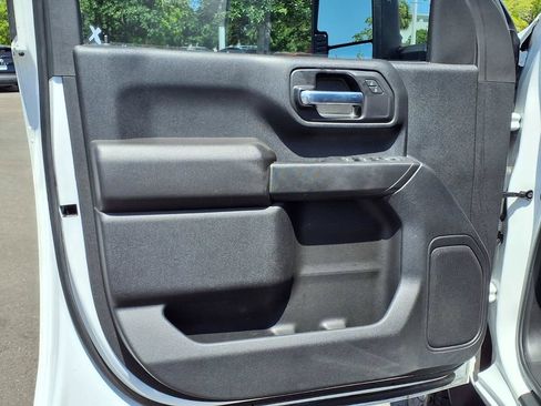 Used 2023 Chevrolet Silverado 2500 Custom AWD/4WD image 25