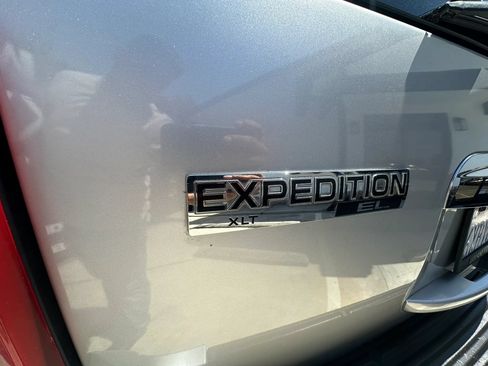 Used 2011 Ford Expedition EL XLT RWD image 11