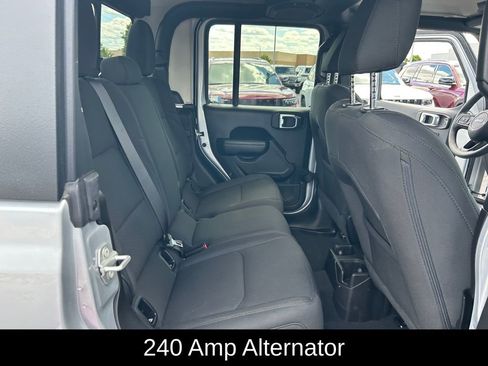 Certified 2023 Jeep Gladiator Sport AWD/4WD image 24