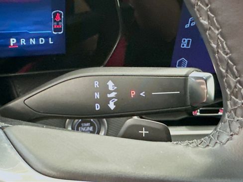 Used 2025 Chevrolet Equinox LT AWD/4WD image 25