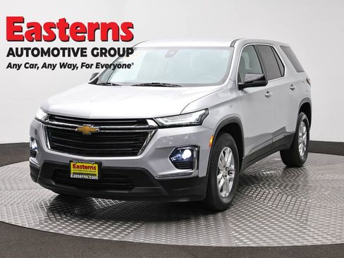 Used 2022 Chevrolet Traverse LS AWD/4WD image 1