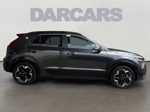 Used 2023 Kia Niro Wave w/ Wave Preserve Package FWD image 8