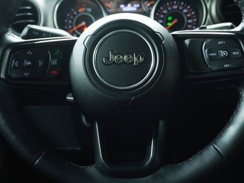 Used 2023 Jeep Wrangler Willys image 18