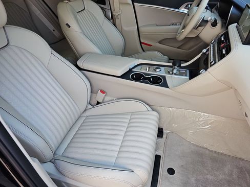 Certified 2026 Genesis G70 2.5T Prestige RWD image 18