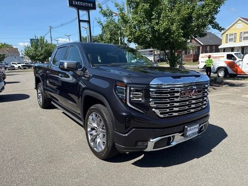 Used 2025 GMC Sierra 1500 Denali w/ Denali Reserve Package AWD/4WD image 4