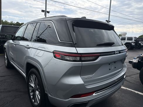 Certified 2025 Jeep Grand Cherokee Summit w/ Luxury Tech Group V AWD/4WD image 6
