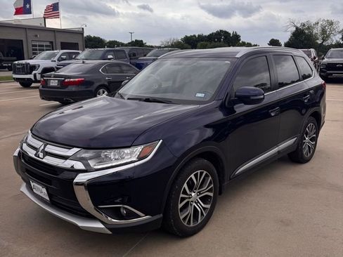 Used 2018 Mitsubishi Outlander SEL image 3