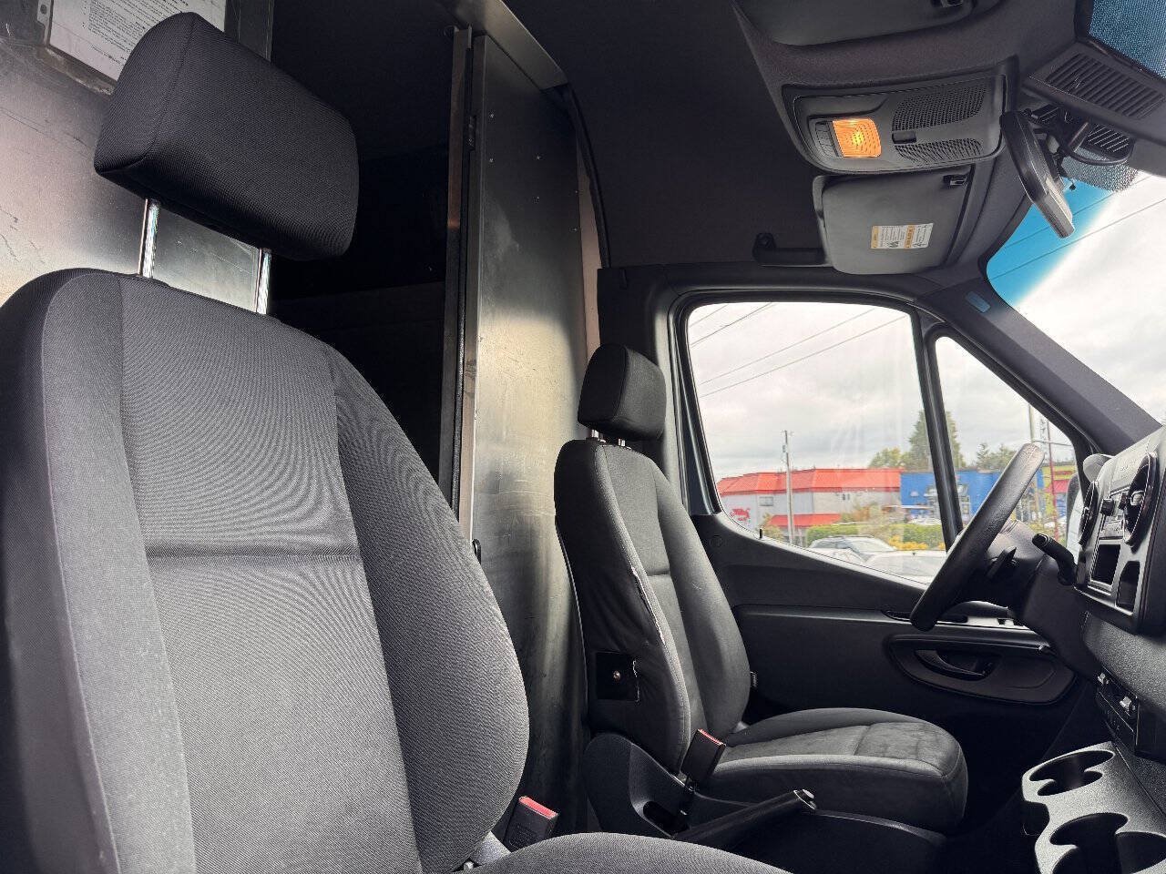 Used 2019 Mercedes-Benz Sprinter 144 image 18