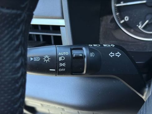Used 2024 Mitsubishi Outlander AWD image 30