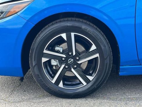 Used 2024 Nissan Sentra SV FWD image 9