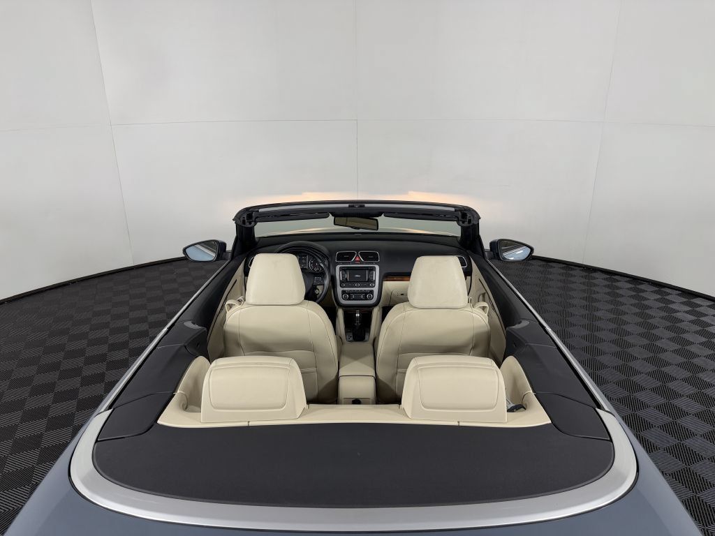 Used 2012 Volkswagen Eos Lux FWD image 23