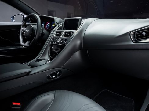 Used 2020 Aston Martin DB11 AMR image 60