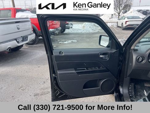 Used 2016 Jeep Patriot High Altitude image 25