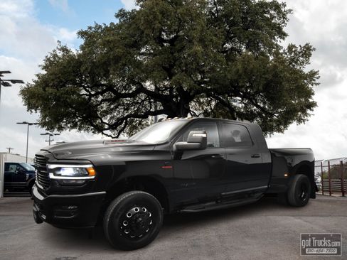Used 2024 RAM 3500 Laramie w/ Night Edition AWD/4WD image 1
