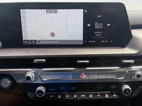 Used 2024 Kia Telluride LX FWD image 18