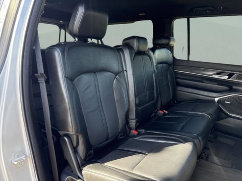 Used 2024 Jeep Wagoneer L Series II w/ Flexible Seating Group image 35