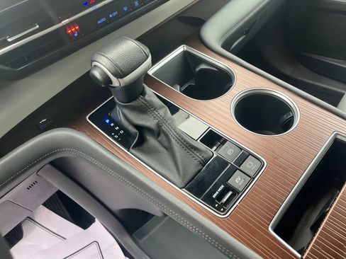 Certified 2023 Toyota Sienna XLE image 28