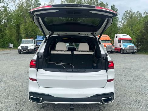 Used 2019 BMW X7 xDrive50i w/ M Sport Package AWD/4WD image 11