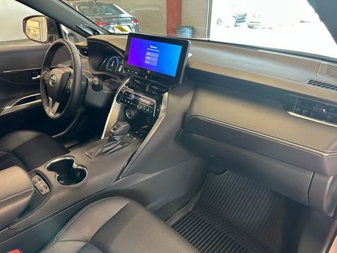 Certified 2024 Toyota Venza Limited AWD/4WD image 17