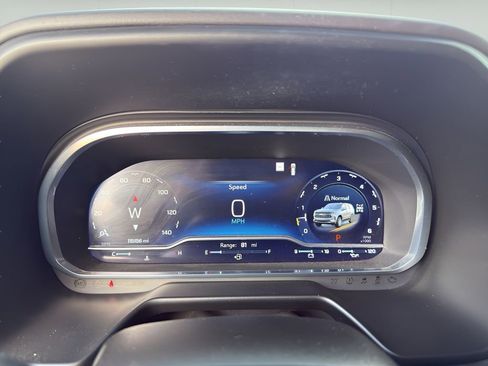 Used 2022 Chevrolet Tahoe Z71 w/ Z71 Off-Road Package image 14