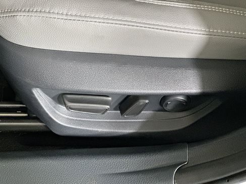 Used 2025 Toyota Camry SE w/ Multimedia Upgrade Package FWD image 13