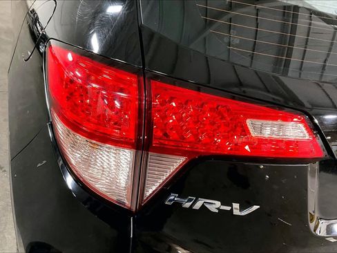 Used 2016 Honda HR-V LX image 29