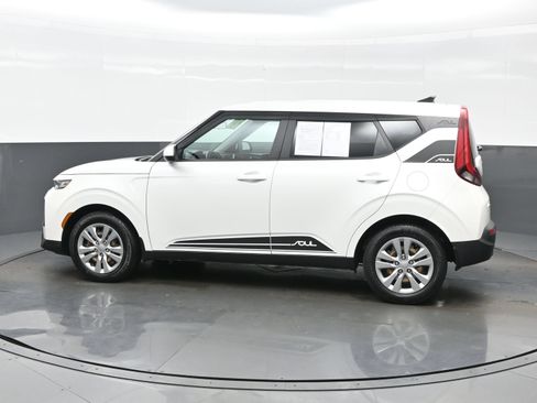 Used 2021 Kia Soul LX FWD image 3