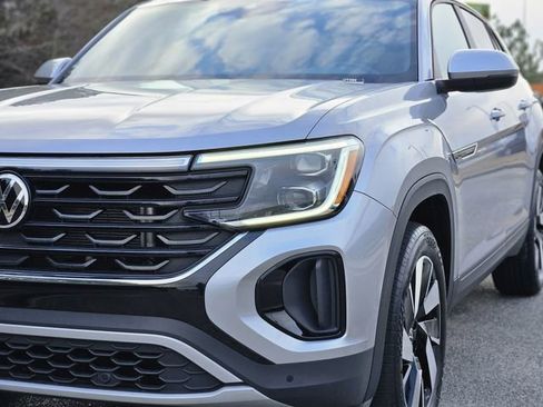 Used 2024 Volkswagen Atlas Cross Sport SE image 9