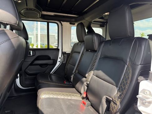 Used 2022 Jeep Wrangler Unlimited Sahara AWD/4WD image 28