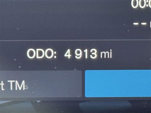 Certified 2026 Volvo XC60 B5 Plus w/ Climate Package image 23