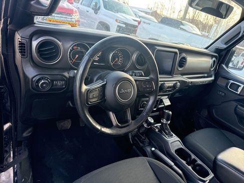Used 2022 Jeep Wrangler Unlimited Sport image 16