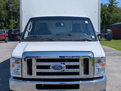 Used 2025 Ford E-350 and Econoline 350 Super Duty w/ Power Equipment Group RWD image 2