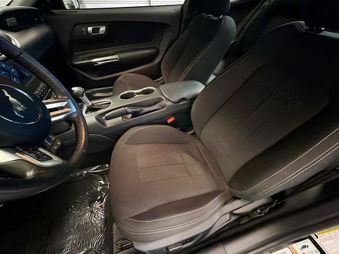 Used 2022 Ford Mustang GT w/ Black Accent Package RWD image 11