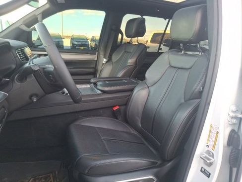 Used 2024 Jeep Wagoneer Series II w/ Convenience Group I image 7