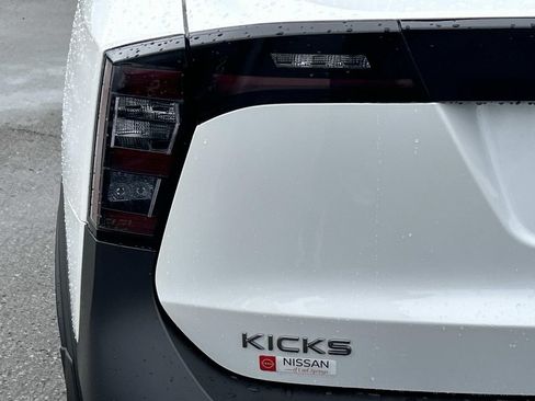New 2026 Nissan Kicks SR FWD image 12