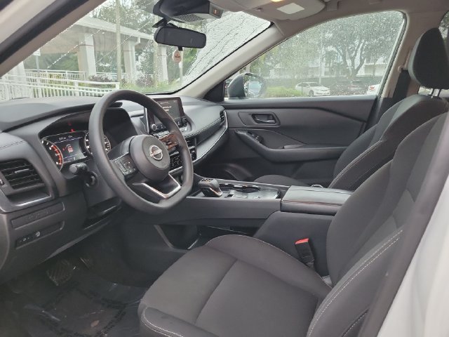 Used 2024 Nissan Rogue S FWD image 11