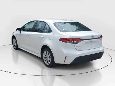 Certified 2025 Toyota Corolla LE w/ Convenience Package FWD image 5