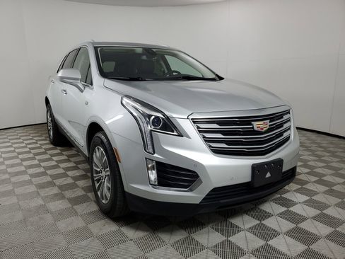 Used 2017 Cadillac XT5 Luxury w/ Driver Awareness Package image 2