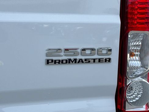 Used 2026 RAM ProMaster 2500 w/ Convenience Group FWD image 8