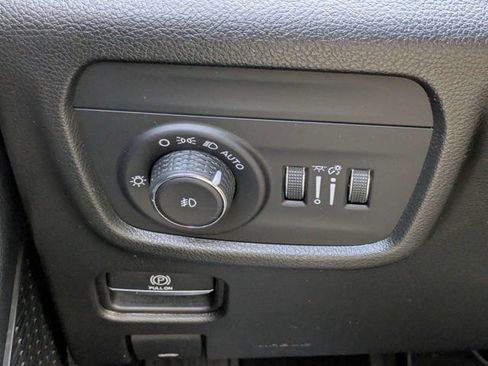 Used 2022 Jeep Grand Cherokee Limited w/ Luxury Tech Group II RWD image 26