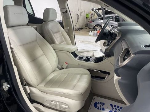 Used 2023 GMC Acadia Denali w/ Black Diamond Edition image 27
