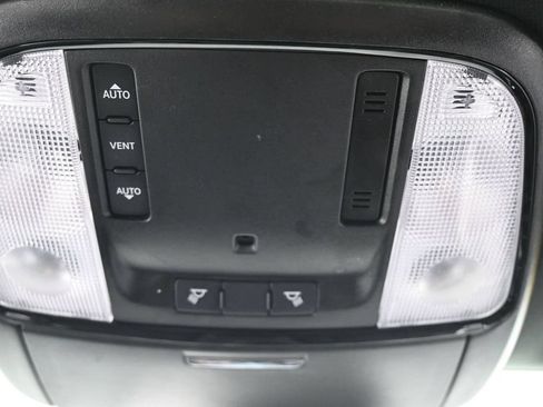 Used 2024 Dodge Durango SXT w/ SXT Blacktop Group AWD/4WD image 32