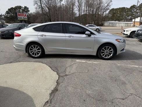 Used 2017 Ford Fusion SE image 7