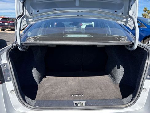 Used 2025 Nissan Versa SV image 29