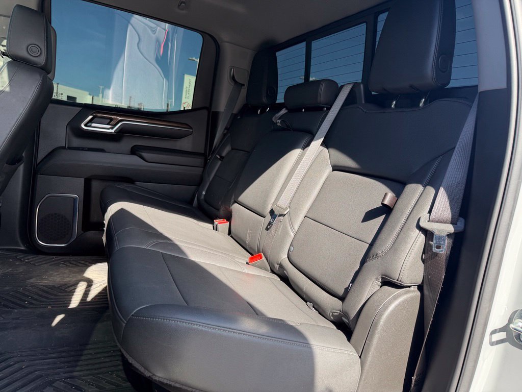 Used 2024 Chevrolet Silverado 1500 LT Trail Boss w/ Convenience Package II AWD/4WD image 5