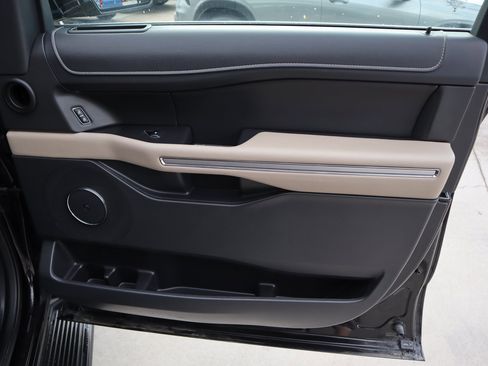 Used 2024 Ford Expedition Max Limited image 12