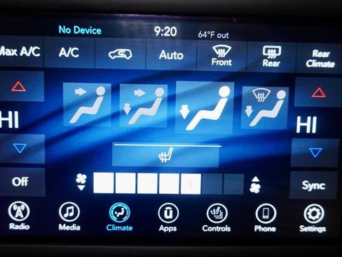 Used 2018 Chrysler Pacifica Touring-L image 18