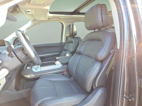 New 2025 Lincoln Navigator Reserve image 15