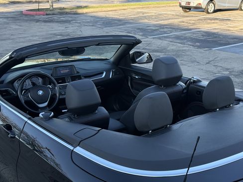 Used 2020 BMW 230i Convertible w/ Convenience Package image 17