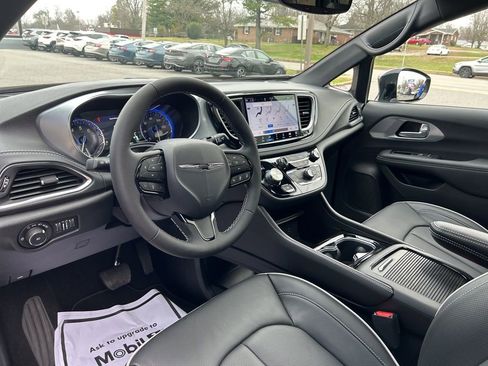 New 2026 Chrysler Pacifica Limited w/ S Appearance Package image 34